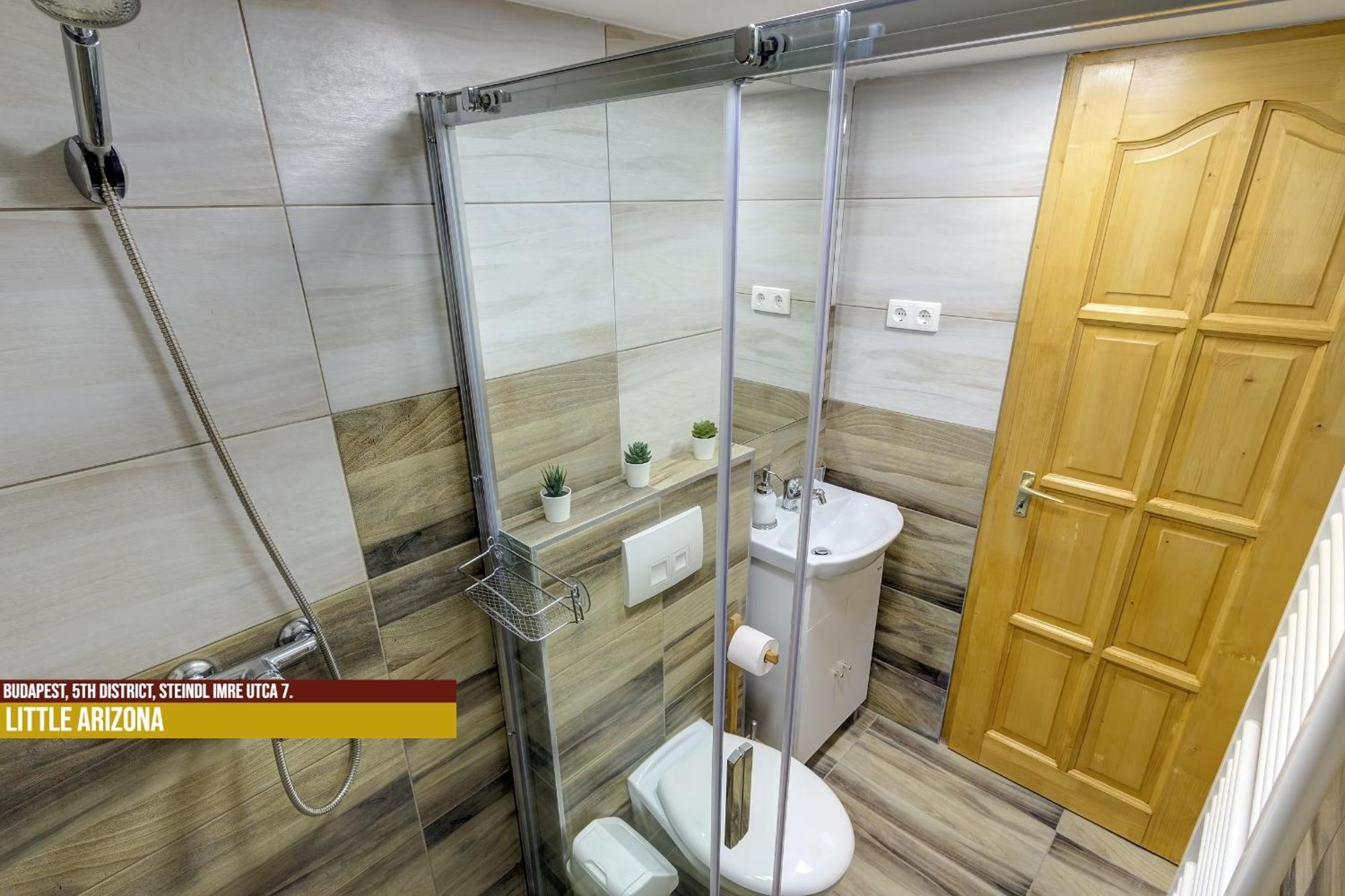 Little Americas Parliament Apartments บูดาเปสต์ ภายนอก รูปภาพ