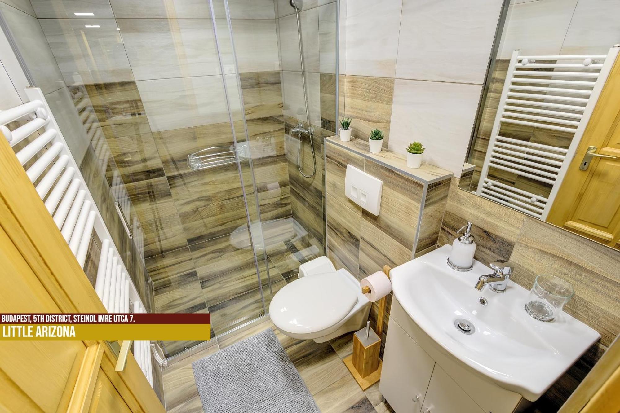 Little Americas Parliament Apartments บูดาเปสต์ ภายนอก รูปภาพ